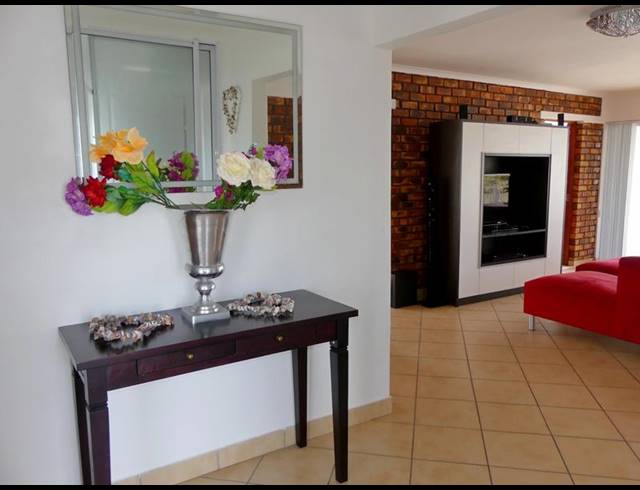 5 BEDROOM HOUSE FOR SALE IN SHELLEY POINT